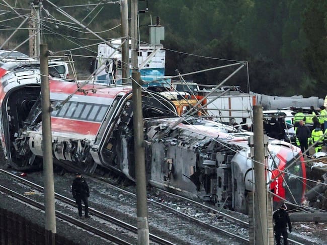España inicia tres días de luto tras accidente ferroviario que deja 41 muertos