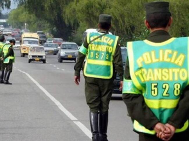 La Policía vigila las carreteras para impedir bloqueos. Foto: Colprensa