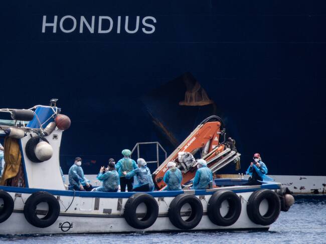 Pasajeros evacuados del crucero MV Hondius, afectado por un brote de hantavirus.
(Foto: Chris McGrath/Getty Images)