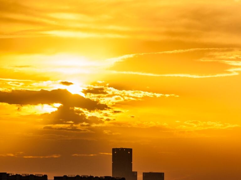 Imagen de referencia sobre altas temperaturas en ciudad // Getty Images