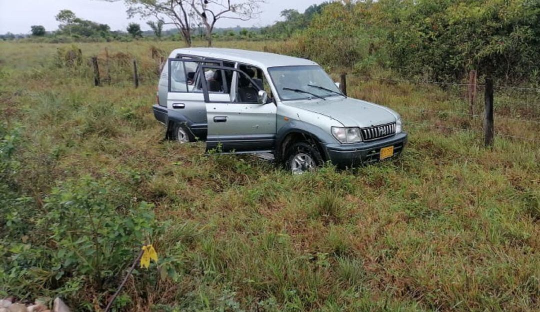 La camioneta fue atacada a tiros. De los nueve pasajeros, cuatro murieron, entre ellos, dos niños. 