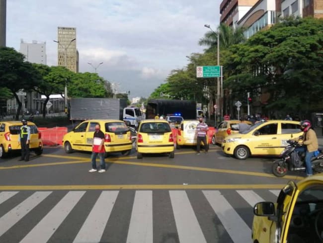 Alcaldía de Medellín llegó a acuerdo con el gremio de taxistas
