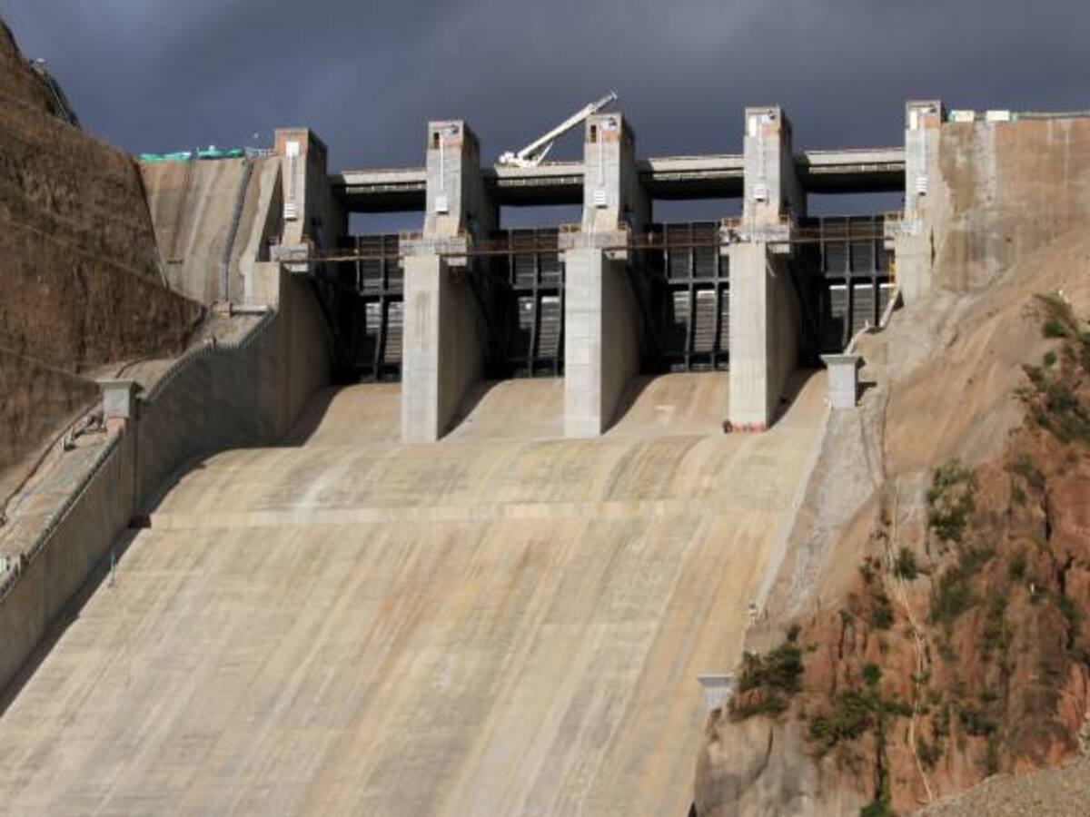 Minambiente alertó por las consecuencias tras cierre de El Quimbo