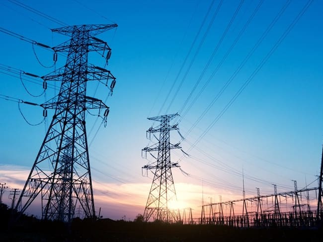 La Empresa de Energía de Boyacá (Ebsa) informó que los cortes de energía eléctrica en los ocho municipios se deben al mantenimiento de redes. Foto: Getty Images