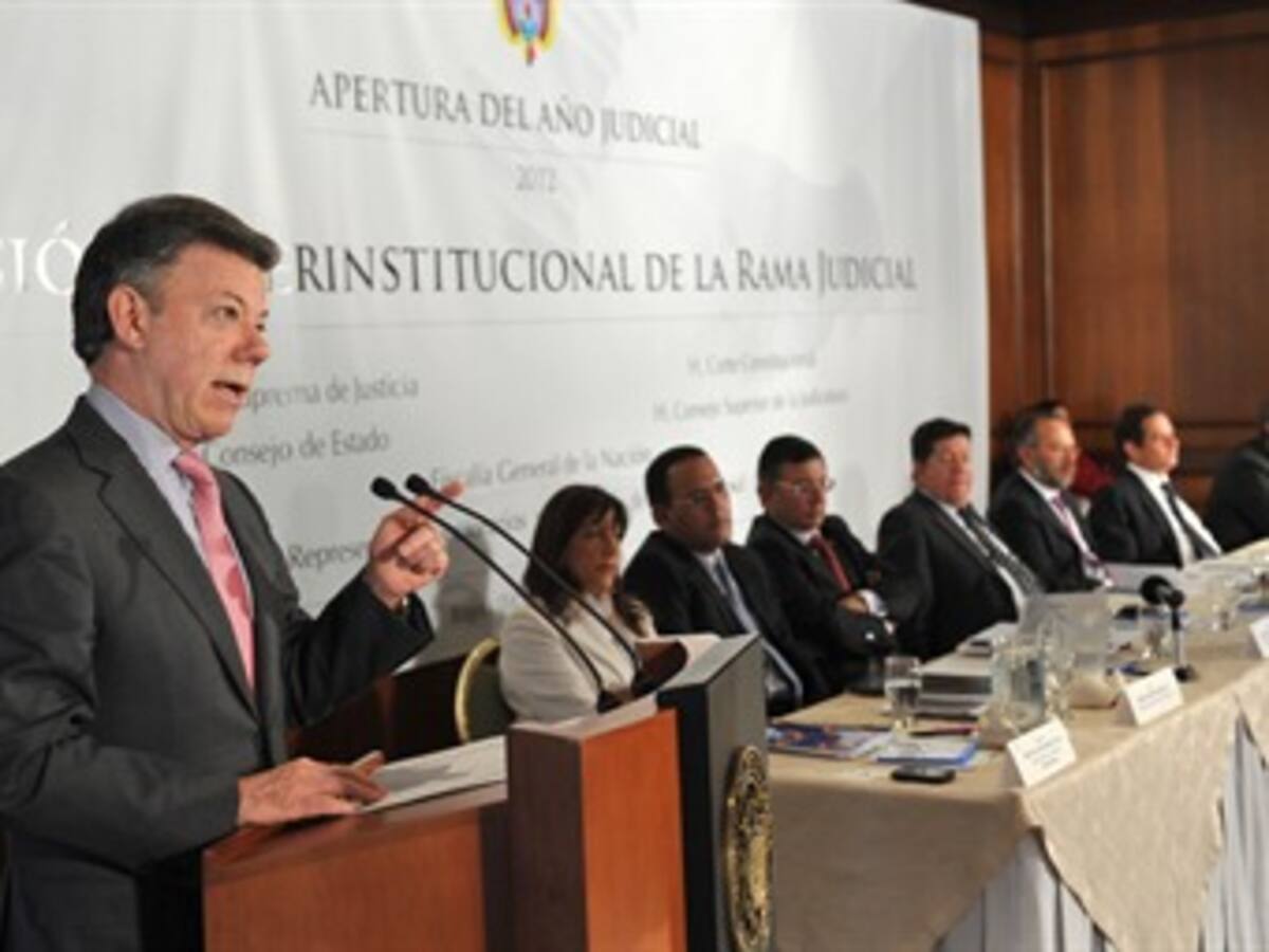 Santos busca acuerdo con conservadores para retiro del fuero militar de la Reforma a la Justicia