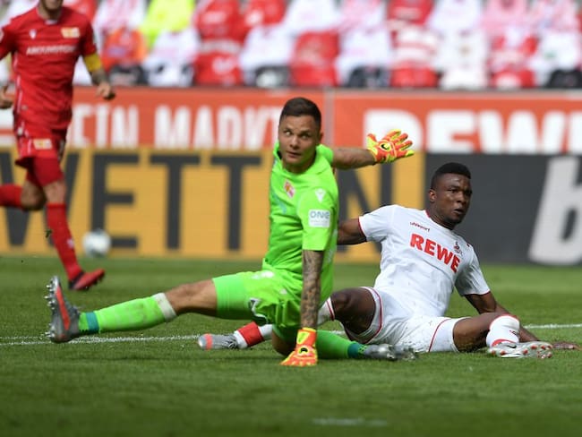 Gol de Jhon Córdoba en una nueva derrota del Colonia en la Bundesliga