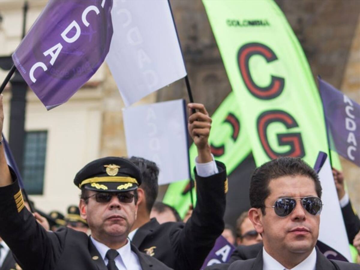 Cámara de Comercio de Bogotá está "preocupada" por impacto de huelga de pilotos de Avianca