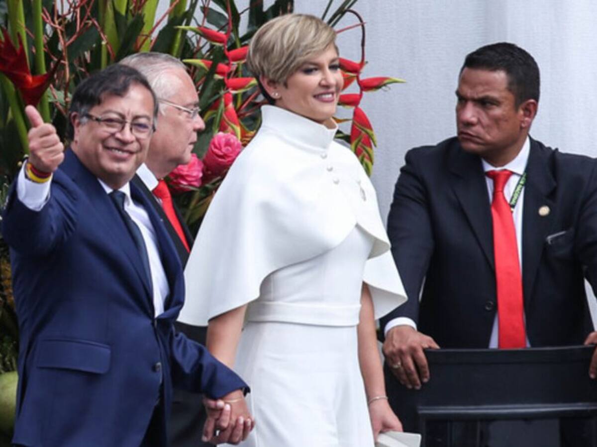 “No gasta ni un peso del erario”: Petro sobre rumores de ‘vida lujosa’ de Verónica Alcocer en Suiza