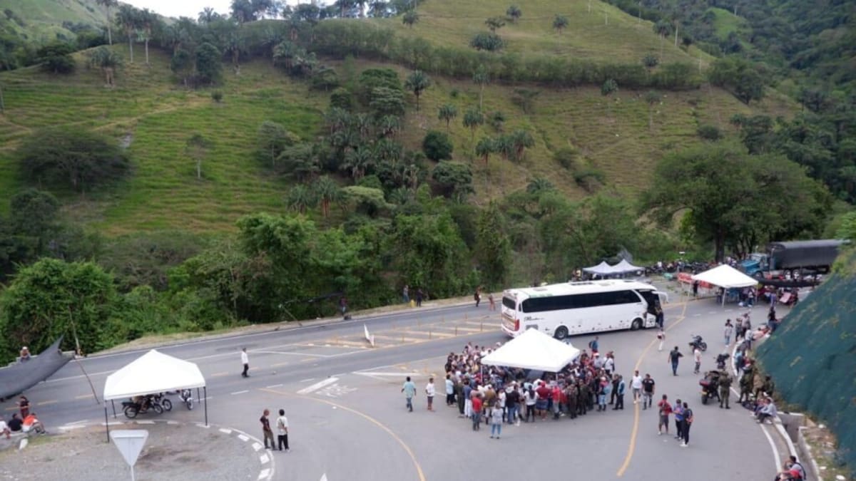 Logran acuerdo con los mineros para habilitar cada 6 horas la vía Manizales-Medellín