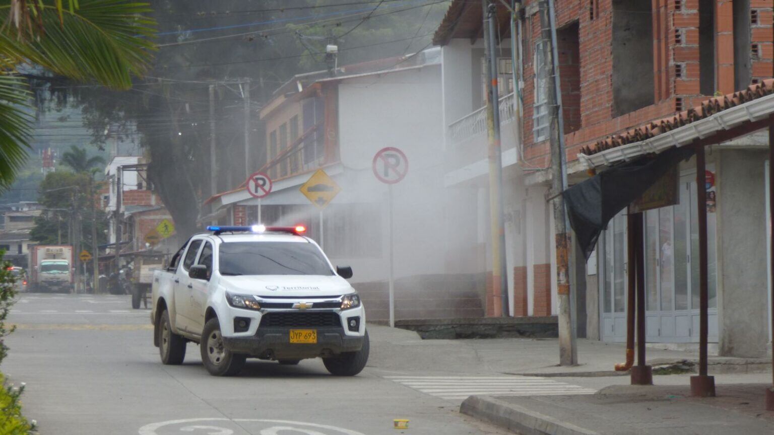 Fumigación en el área urbana en Supía, Caldas. Foto: Dirección Territorial de Salud de Caldas.