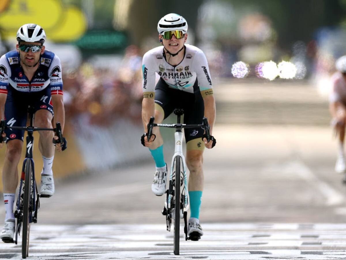 Matej Mohoric se impone en emocionante sprint; el foto finish lo dio como ganador