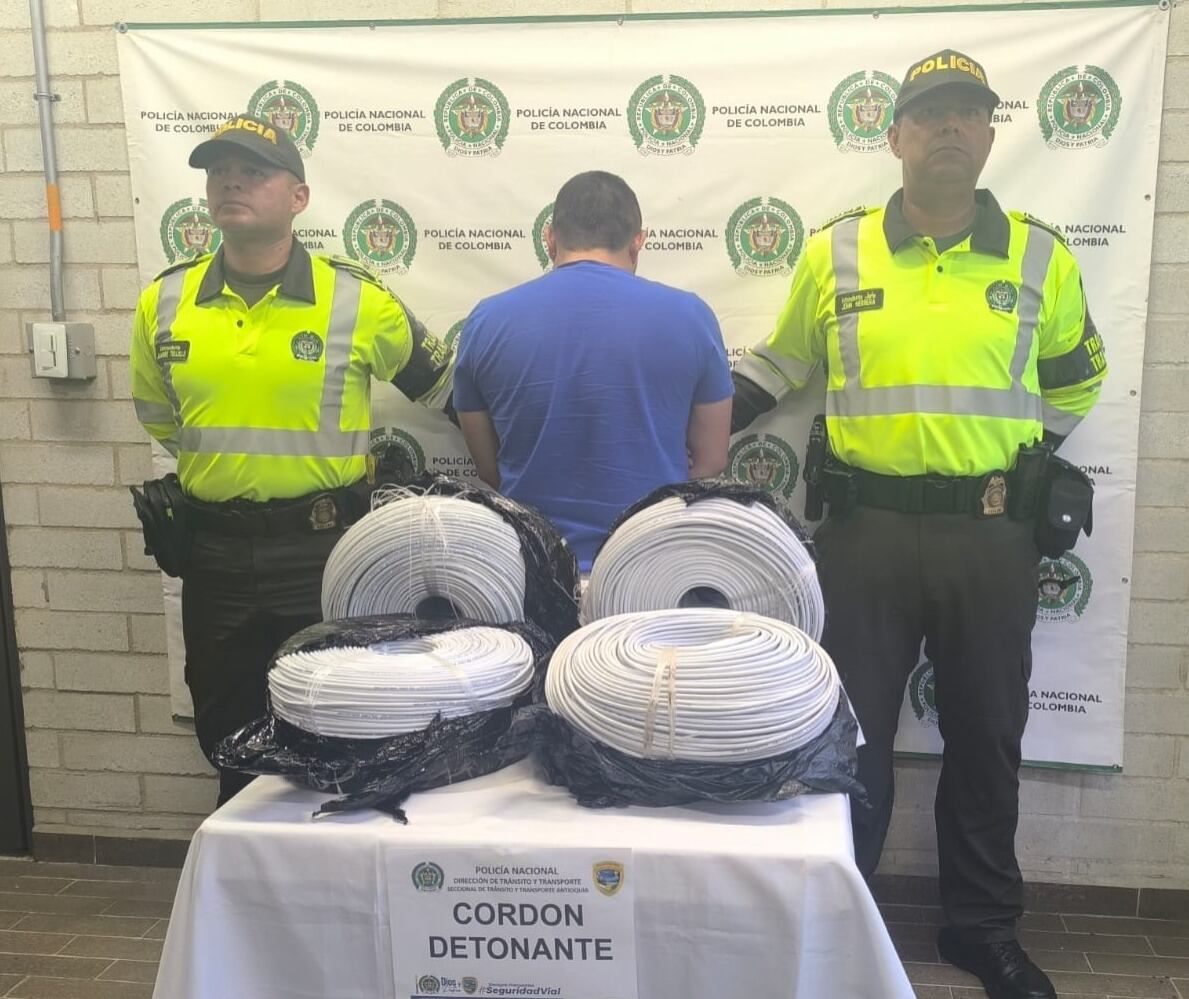 Fue capturado un hombre por transportar material explosivo en las vías de Antioquia. Foto: Policía Antioquia.