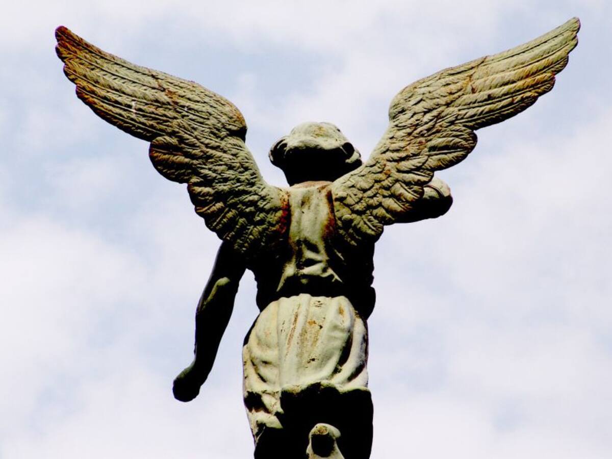 El poder de los Arcángeles y su conexión con el plano espiritual