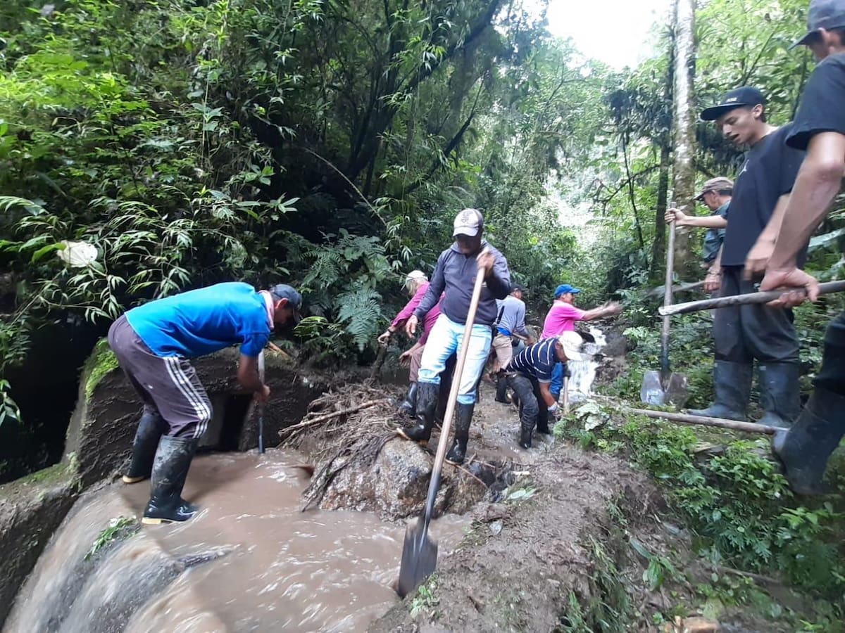 Deslizamientos generan afectaciones en cinco veredas de Villamaría que se encuentran sin agua