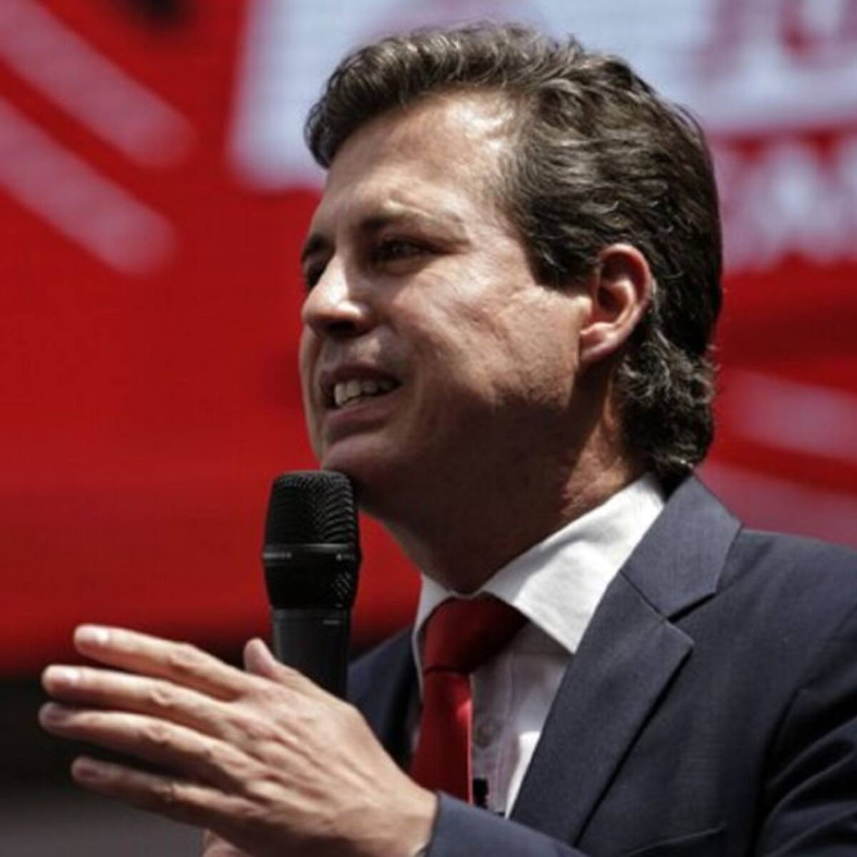 "No podemos ser como las coaliciones que tienen pactos de silencio": Galán