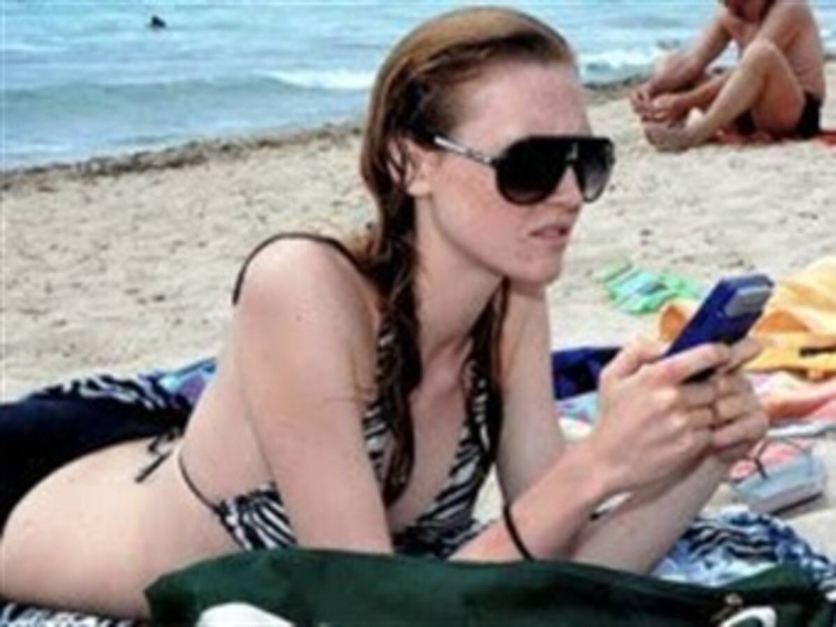 Aprenda cómo cuidar sus dispositivos móviles en la playa