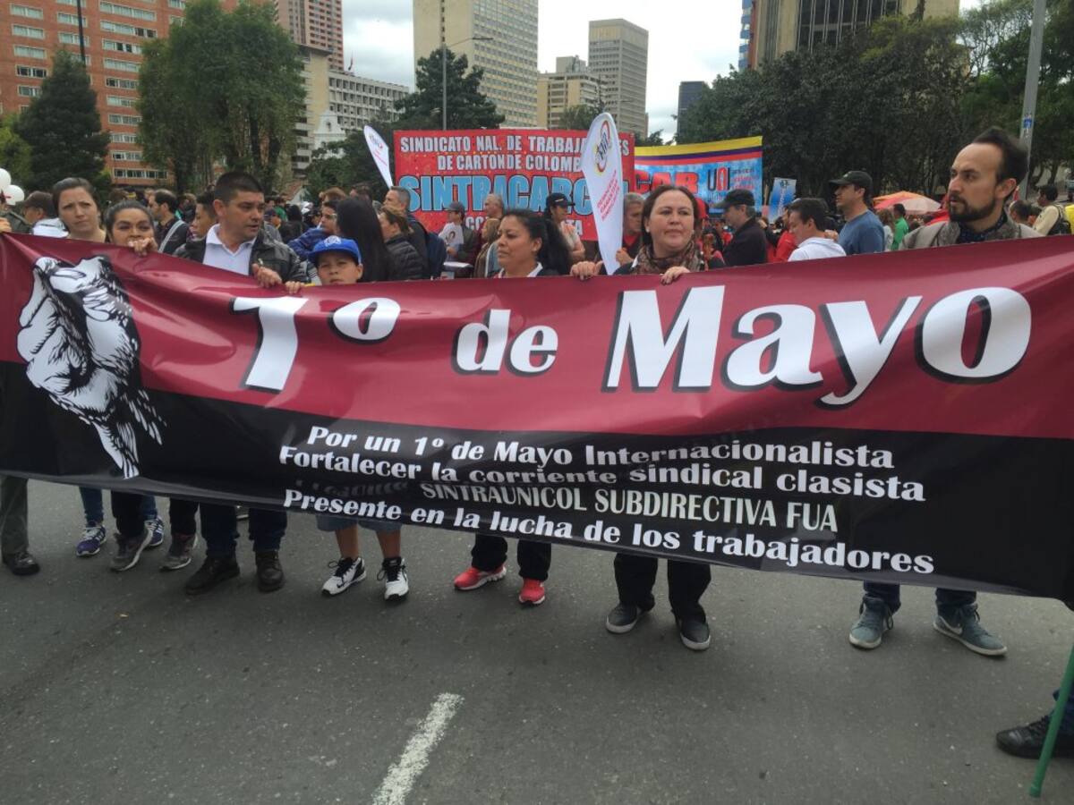 En Bogotá, además de las exigencias laborales, también se marchó en oposición al Gobierno Santos, y a la venta de Isagen, Ecopetrol y ETB.