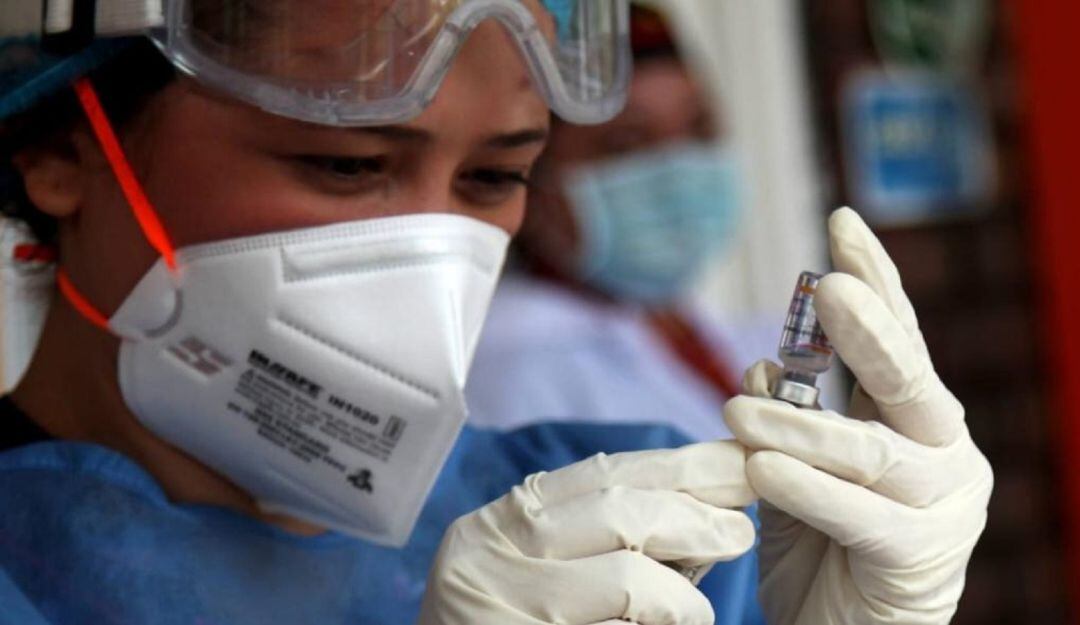 Privados piden al gobierno gire los recursos por la aplicación de vacunas