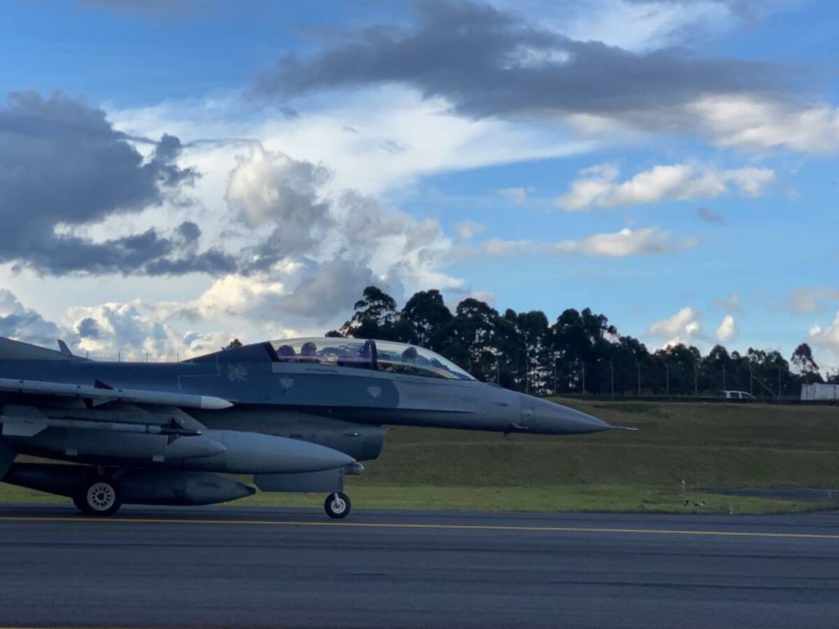 Seis aviones F-16 USAF aterrizaron ayer en la base aérea de Rionegro