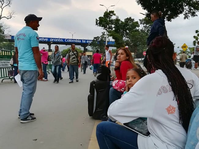 En alcantarillas estarían viviendo venezolanos en la frontera