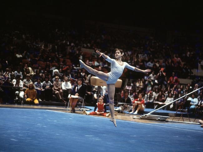 Así luce hoy la gimnasta que hace 50 años obtuvo el primer puntaje perfecto en los Juegos Olímpicos. Getty Images
