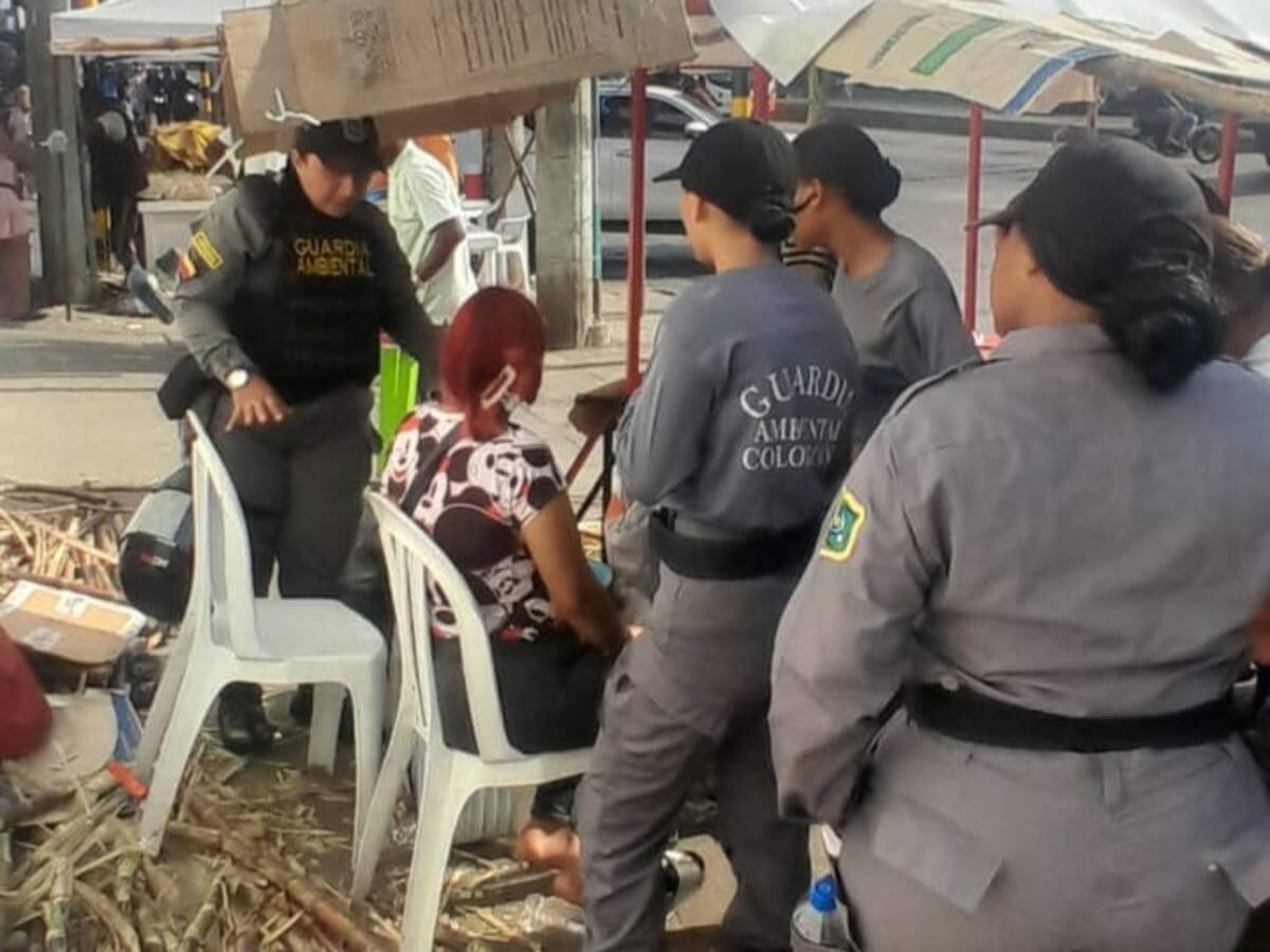 Sensibilizan a vendedores de La Popa sobre manejo de residuos y aceites en fiestas de la Candelaria