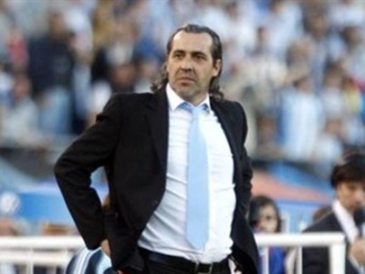 El argentino Sergio “Checho” Batista dispuesto a dirigir al Colo Colo
