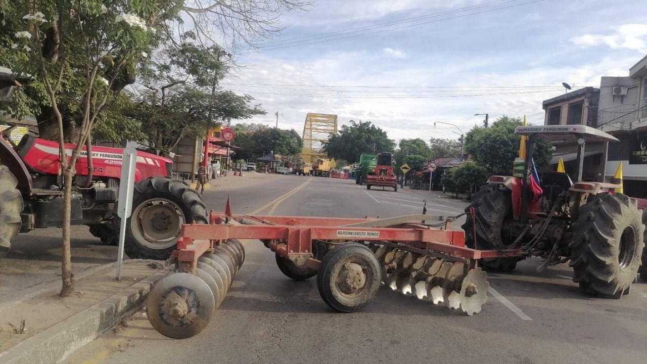 Cierre del puente de Saldaña en la vía Espinal-Neiva