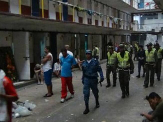 En cárcel de varones de Armenia continúa preocupación por brote de varicela