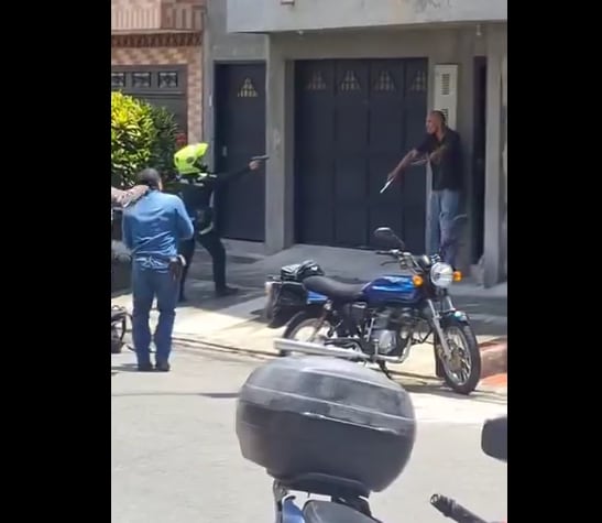 Delincuente capturado en Medellín por intento de hurto - foto video redes sociales