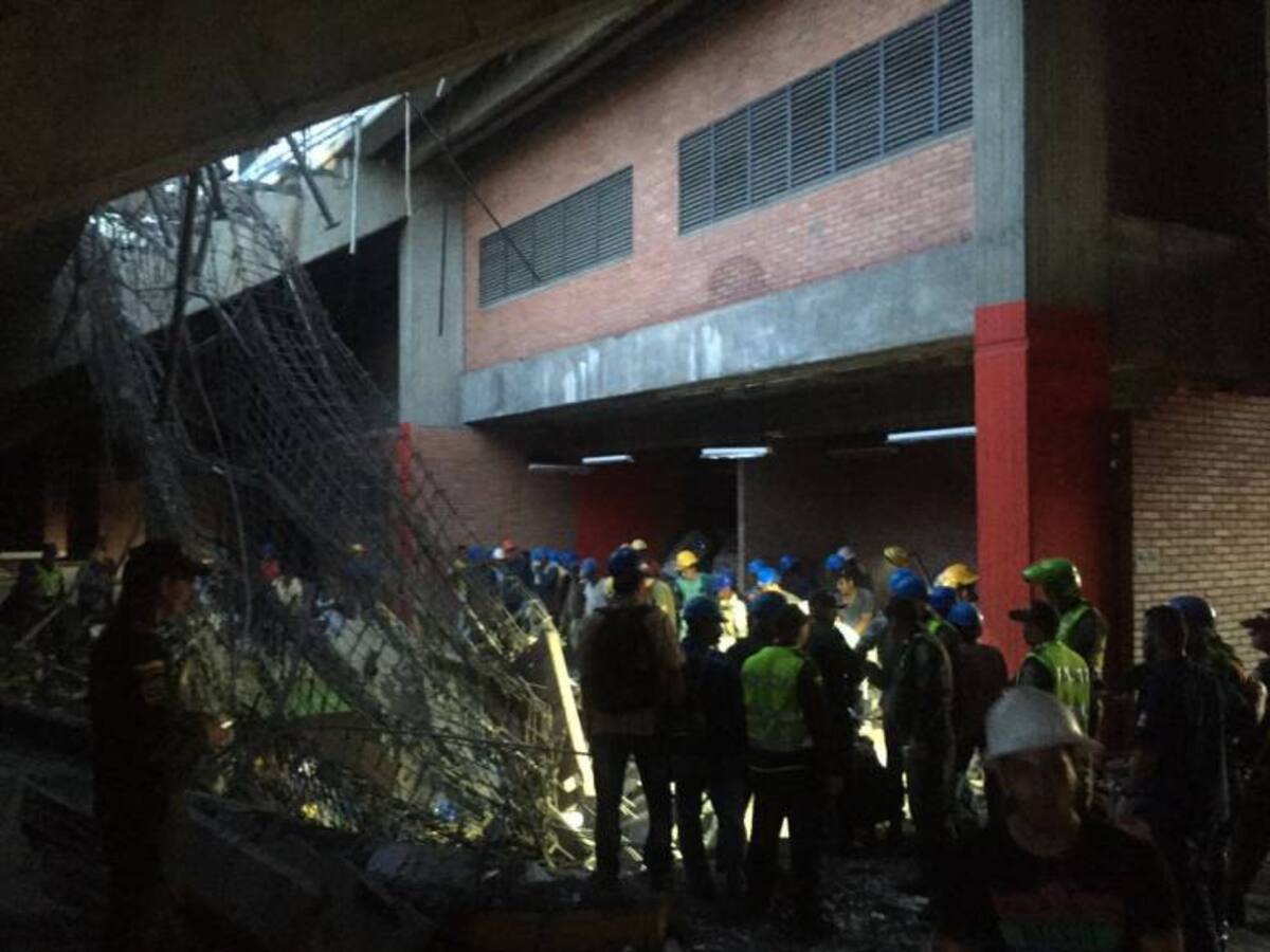 Declaran alerta roja tras colapso de tribuna en estadio de Neiva