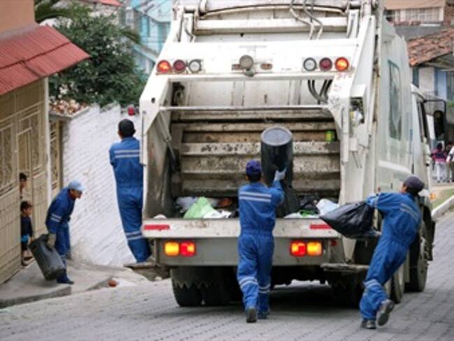 Importación de vehículos usados para aseo en Bogotá sería temporal: DIAN