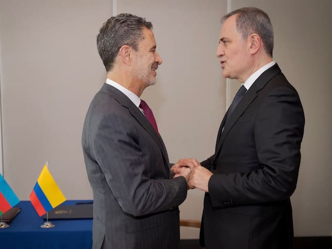 Colombia y Azerbaiyán firmaron acuerdo de exención recíproca de visa