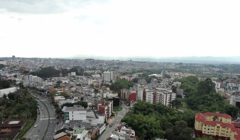 Toda la información local en Caracol Radio desde las 5:20AM hasta las 9:00AM 