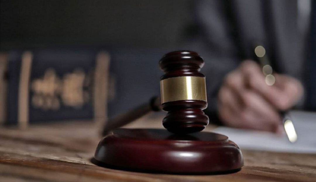 El martillo del juez, uno de los símbolos para impartir justicia