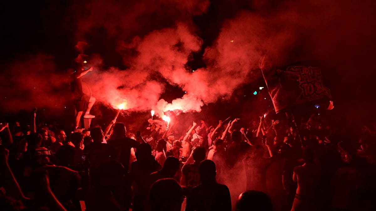 Al menos 336 arrestados y un policía herido es el balance de los festejos del PSG en Francia