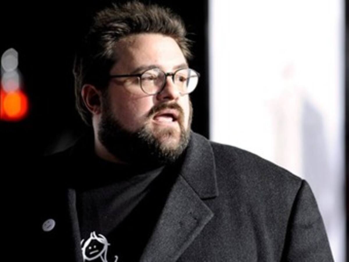 Bajan al actor Kevin Smith de un avión por gordo