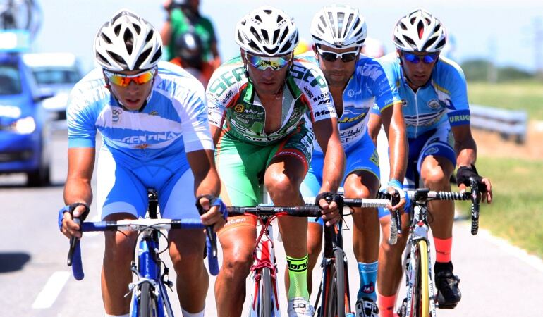 El argentino Germán Tivani lideró la fuga de la quinta etapa.