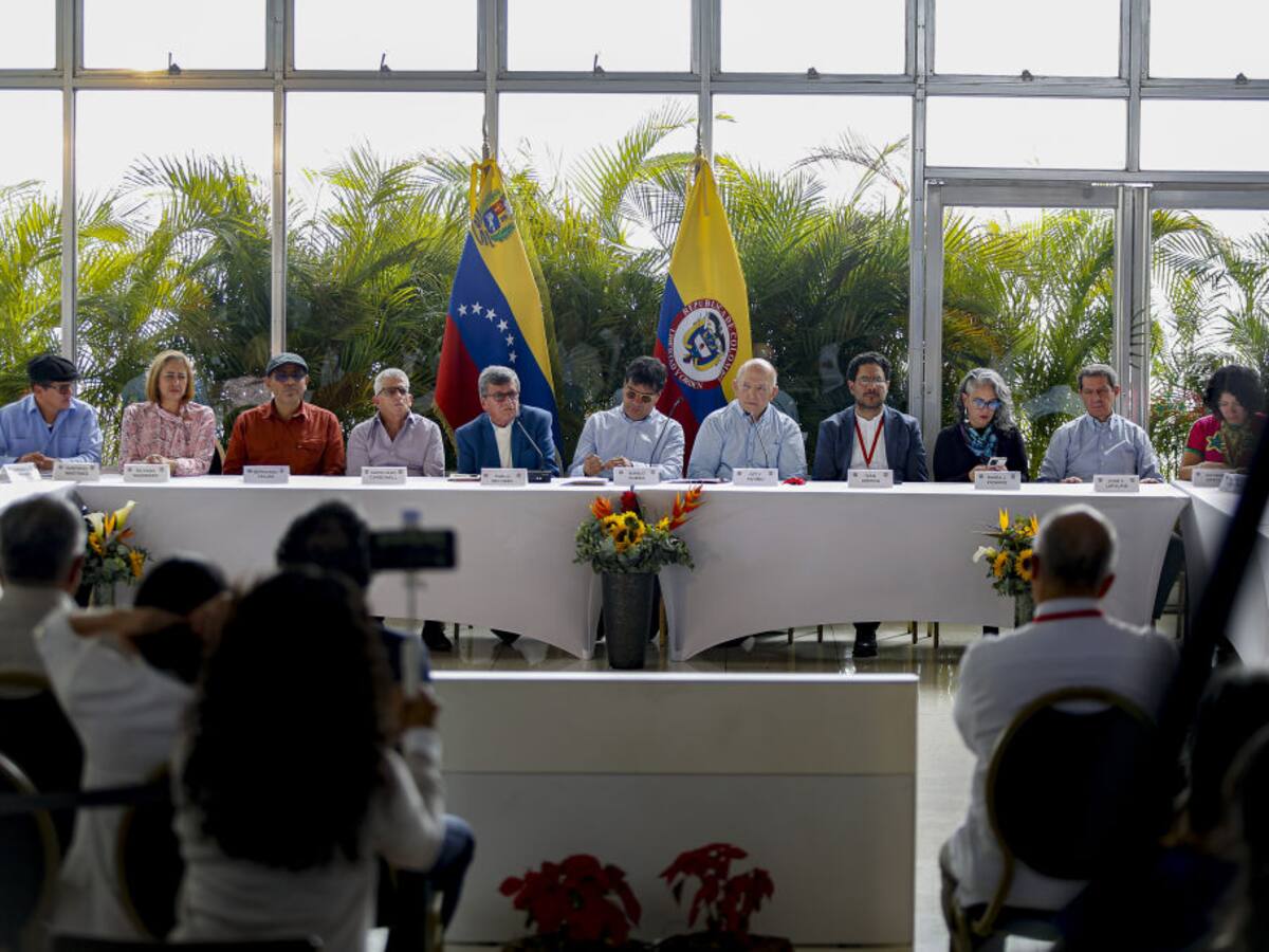 Lo que se sabe del encuentro de delegaciones Gobierno – ELN en Caracas