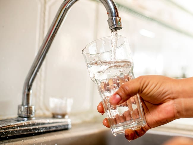 Usuarios de Acuacar que consuman más de 32 m3 de agua al mes deberán pagar costo adicional