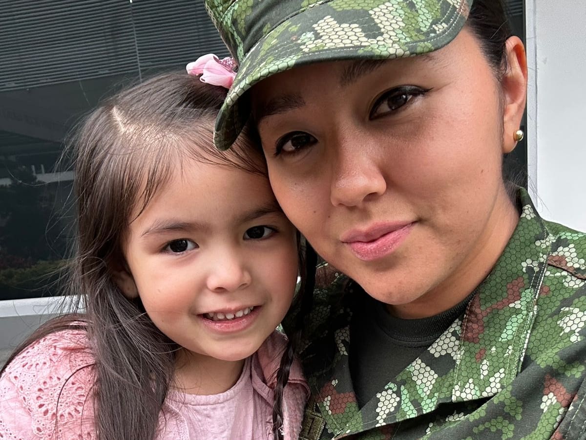 “No tenía miedo al ataque, sino a no volver a ver a mi hija”: la historia de una médica militar