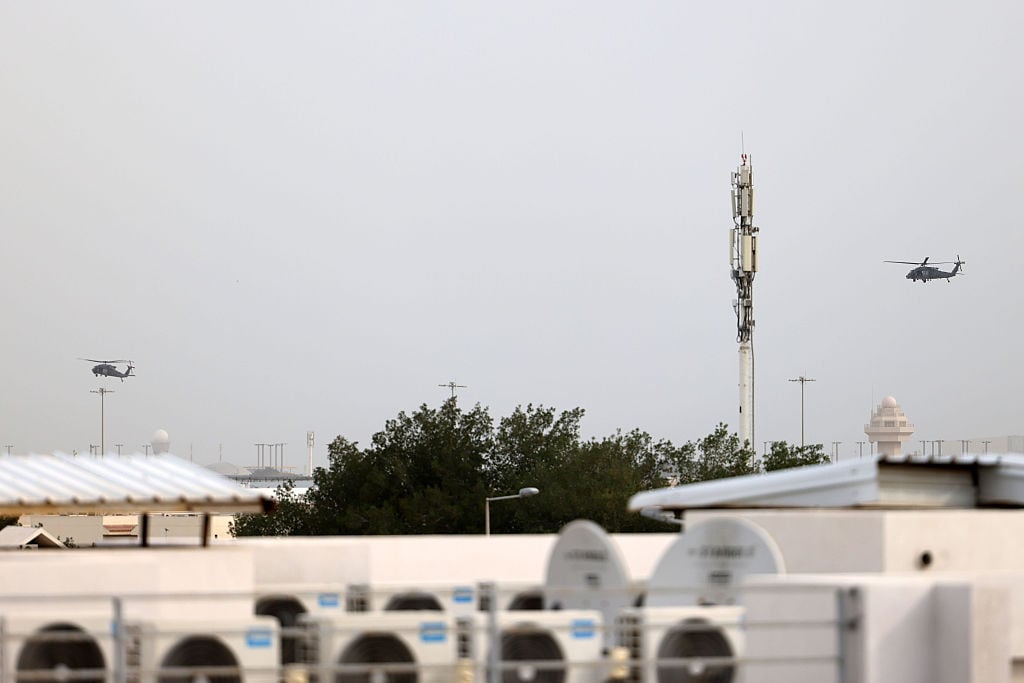 Helicópteros de la Fuerza Aérea qatarí sobrevolaron Doha. Foto: Yousef Mohammad / picture alliance via Getty Images