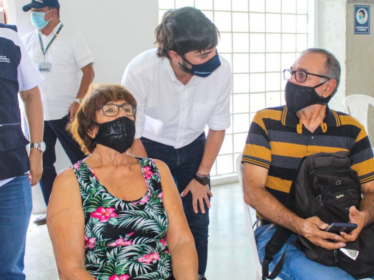 Plan piloto de vacunación a mayores de 75 años en el Romelio