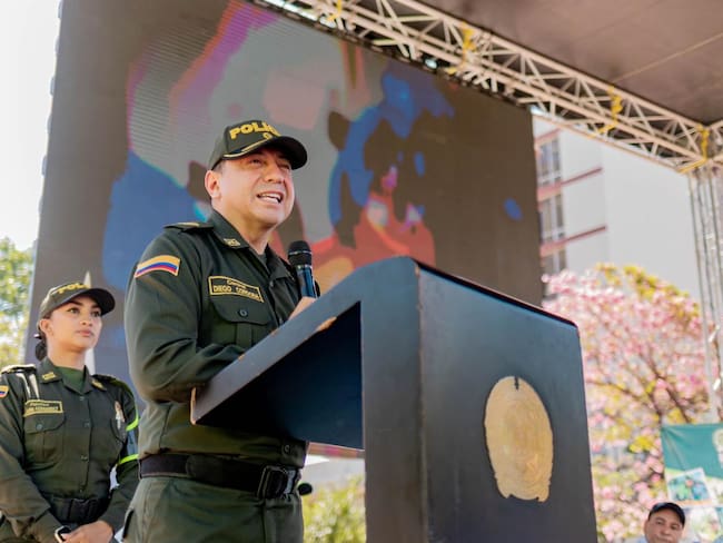 Coronel Diego Córdoba Rojas, en el lanzamiento de la campaña de prevención vial “Juntos por la vida” . Alcaldía de Santa Marta