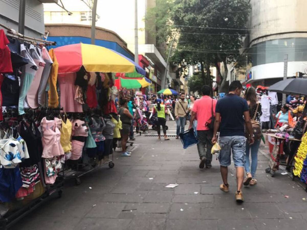 Comercio trabaja normal hoy ocho de diciembre