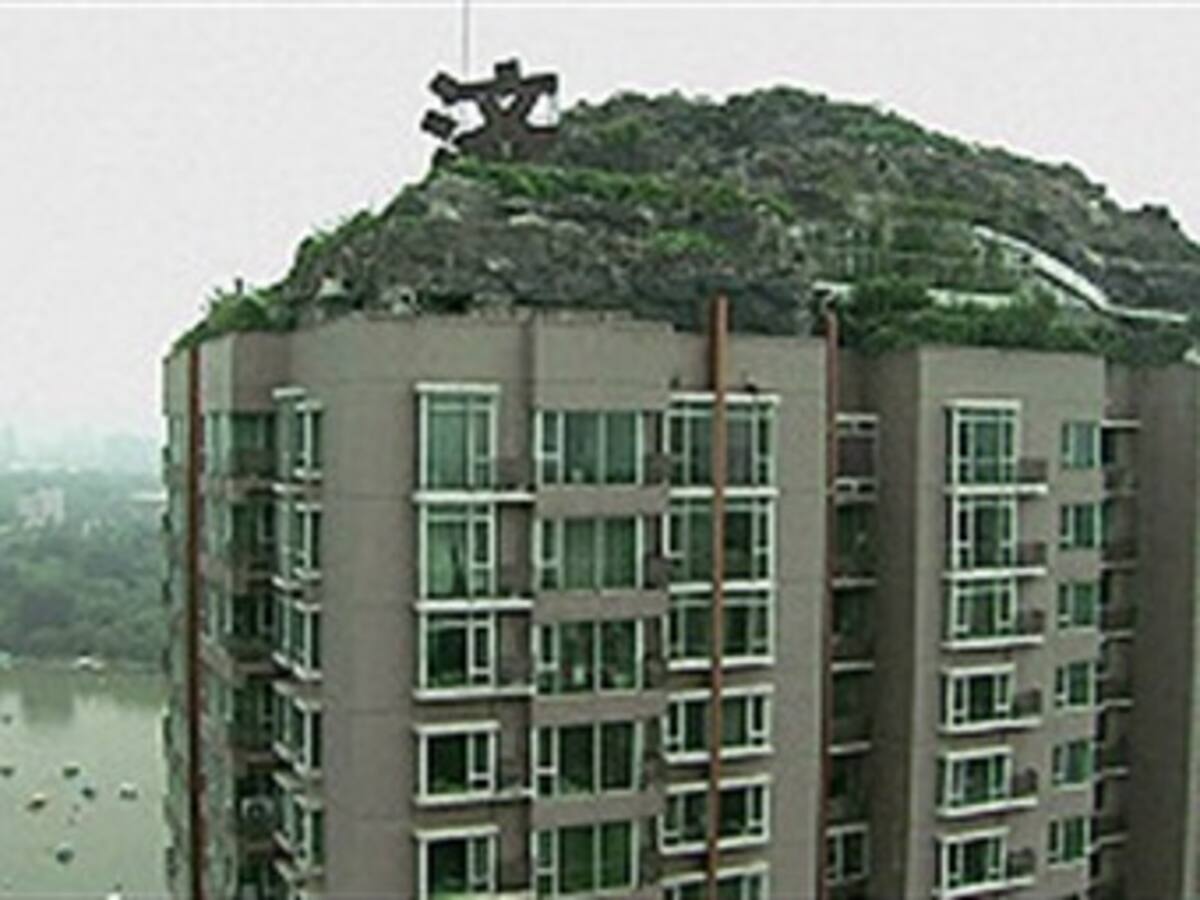 Sobre un edificio de 26 pisos construyeron una mansión