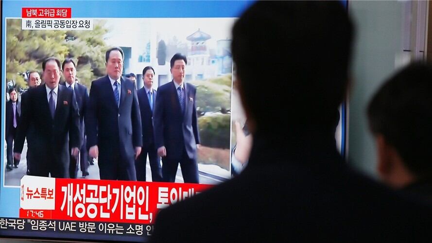 Las dos Coreas iniciaron su primera reunión en más de dos años para facilitar la participación norcoreana en los Juegos Olímpicos de Invierno y en el que se tratará de apaciguar la tensión regional. Foto: Agencia EFE/ Kim Hee-chul