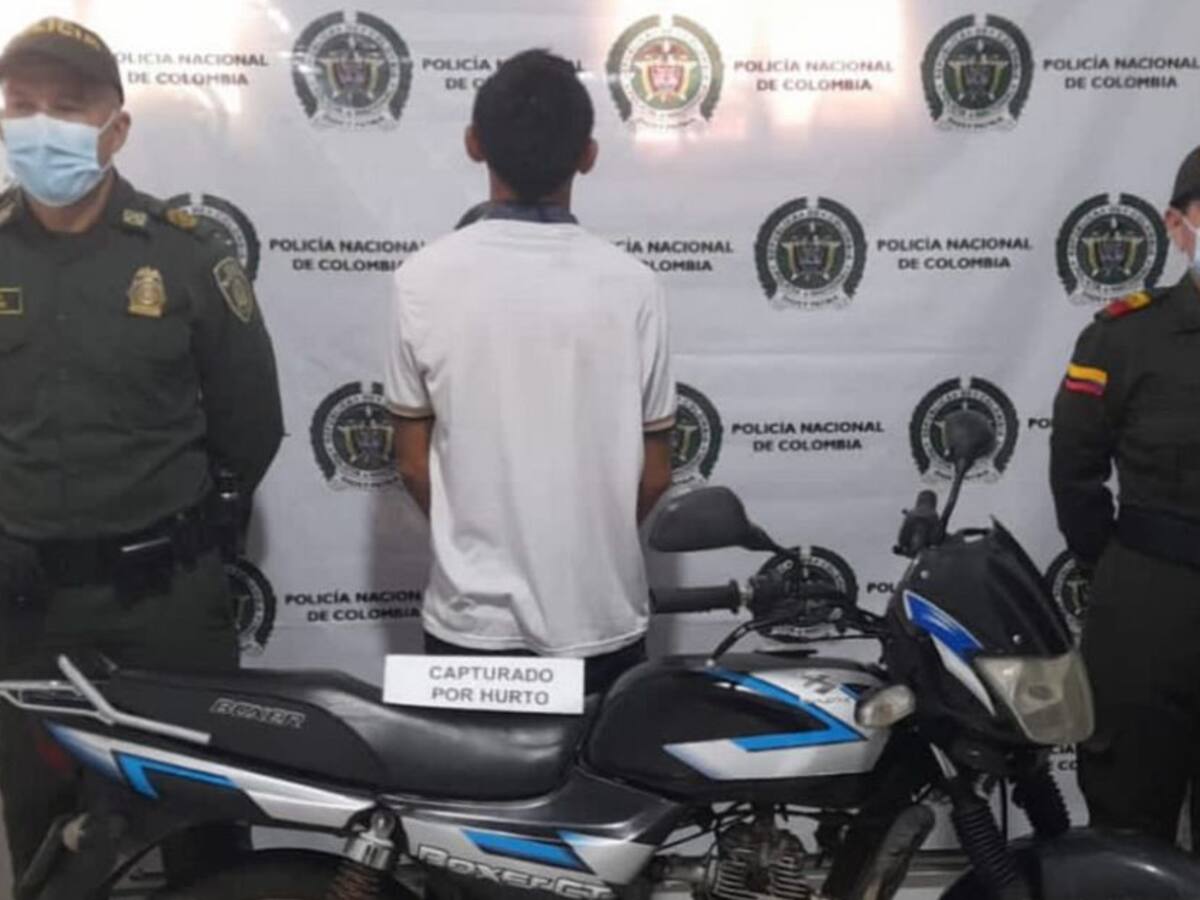 Oportuna reacción de la Policía evitó hurto de motocicleta en Victoria