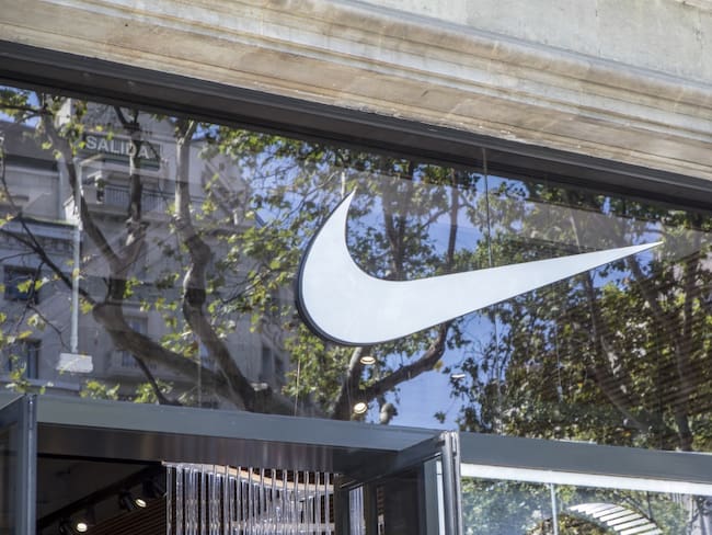 Nike es multado por trabas a productos del Barcelona