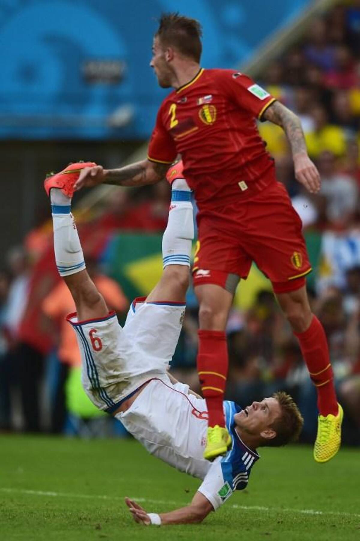 Tras un partido sin emociones, Divock Origi marcó el gol del triunfo en el minuto 87 y le dio el pase a octavos de los belgas.